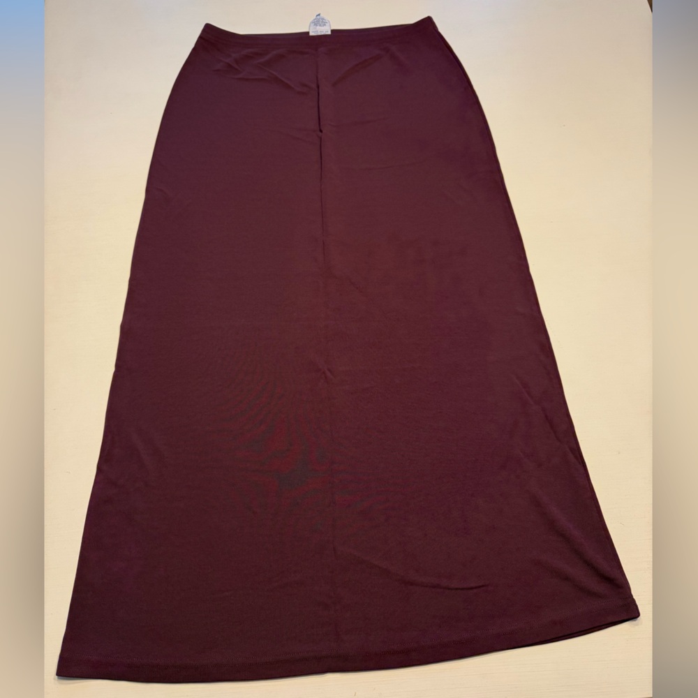 Elegant Burgundy Maxi Skirt